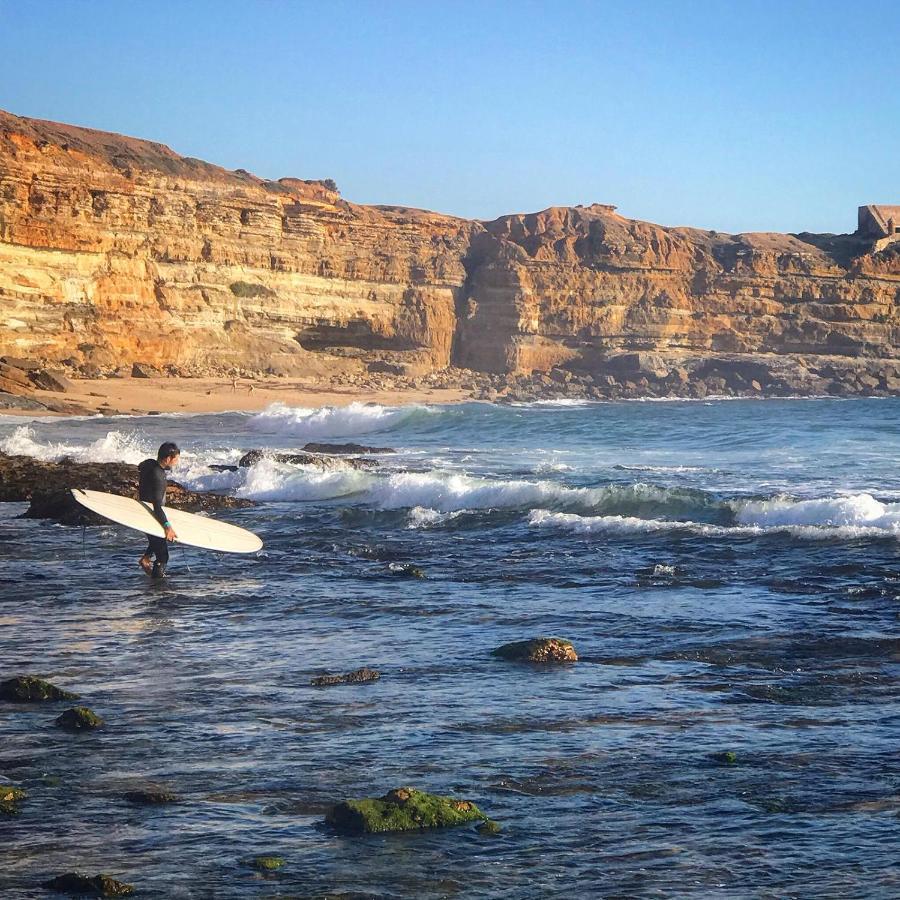 Arthouse Surf Ericeira Hotel ภายนอก รูปภาพ