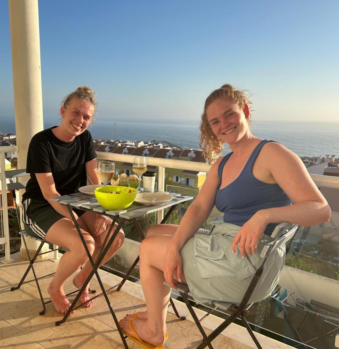Arthouse Surf Ericeira Hotel ภายนอก รูปภาพ