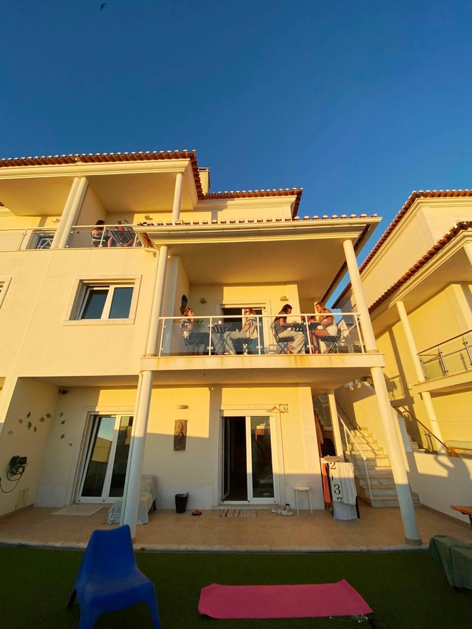 Arthouse Surf Ericeira Hotel ภายนอก รูปภาพ